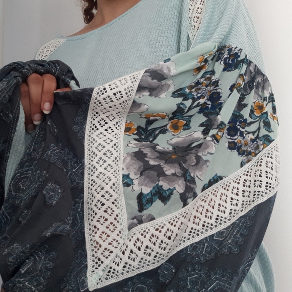 Casual Clash top - Picture 3 of 10